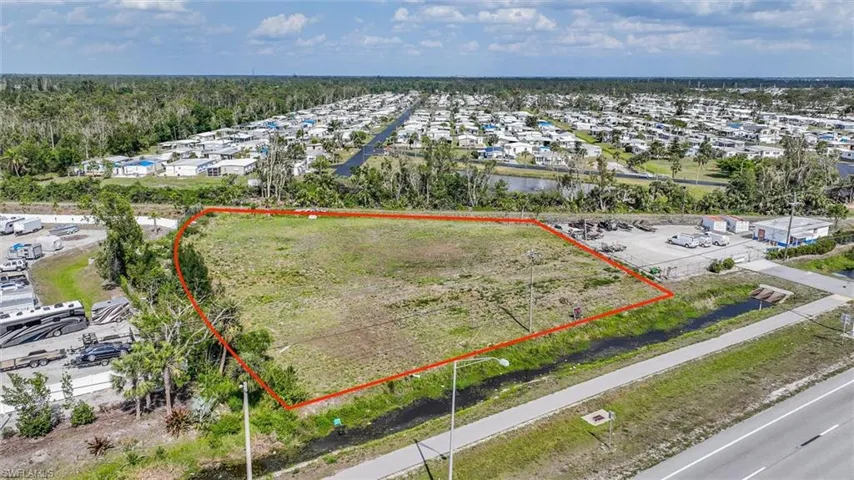 2536 N Tamiami  TRL, North Fort Myers, FL 33903