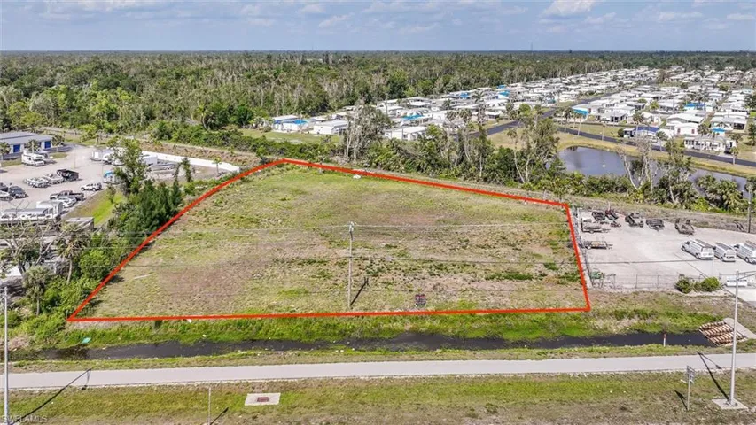 2536 N Tamiami  TRL, North Fort Myers, FL 33903