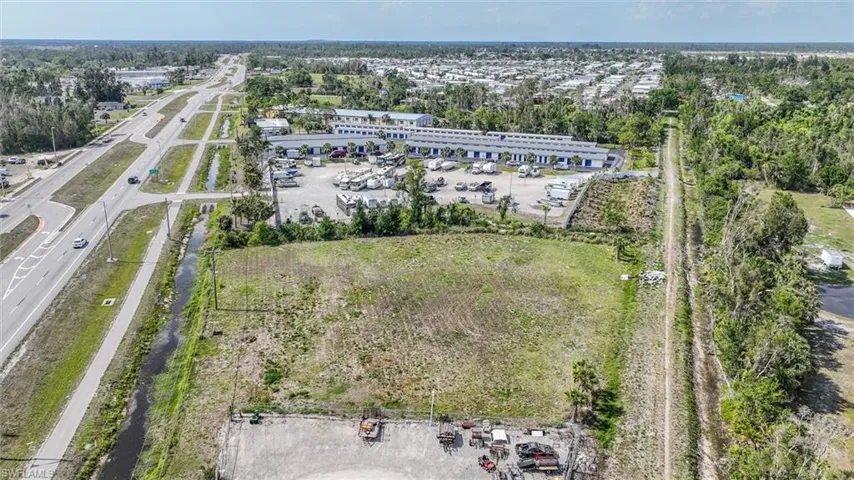 2536 N Tamiami  TRL, North Fort Myers, FL 33903