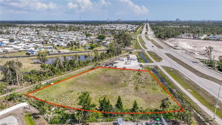2536 N Tamiami  TRL, North Fort Myers, FL 33903
