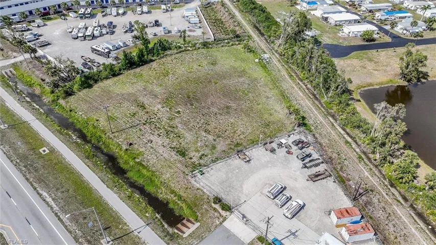 2536 N Tamiami  TRL, North Fort Myers, FL 33903