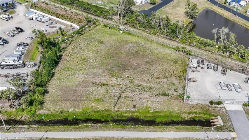 2536 N Tamiami  TRL, North Fort Myers, FL 33903