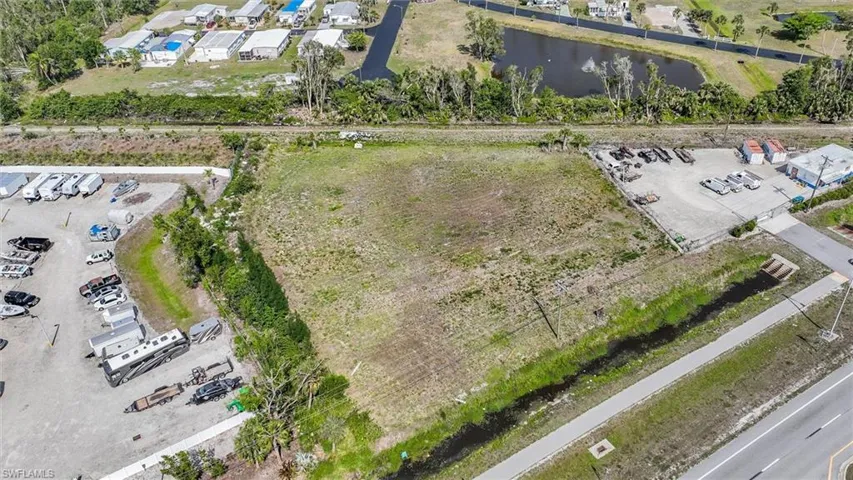2536 N Tamiami  TRL, North Fort Myers, FL 33903