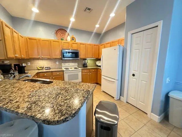 9250 Bayberry Bend 202, Fort Myers, Florida 33908