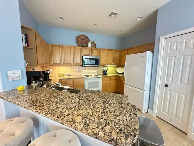 9250 Bayberry Bend 202, Fort Myers, Florida 33908