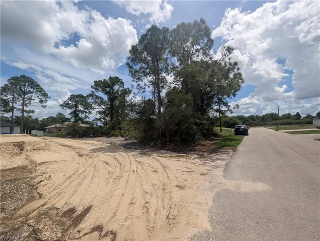 6004 Olive Ave N, Lehigh Acres, Florida 33971