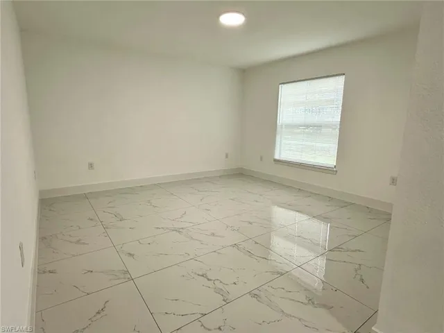 915 Edison Ave, Lehigh Acres, Florida 33972