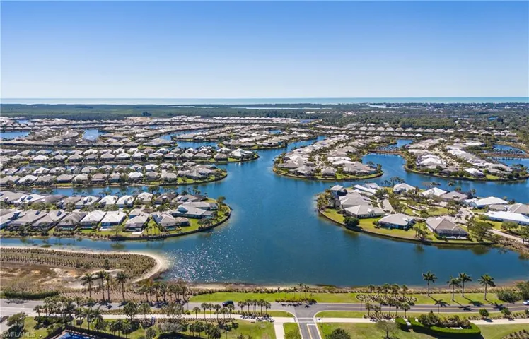 6466 Warwick Ave, Naples, Florida 34113