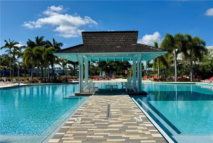 6466 Warwick Ave, Naples, Florida 34113
