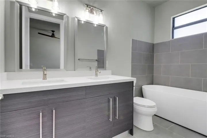 18 Tropicana Pkwy W, Cape Coral, Florida 33993