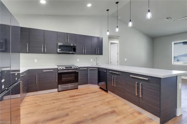 18 Tropicana Pkwy W, Cape Coral, Florida 33993