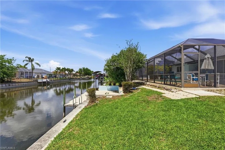 218 Se 2nd Ave, Cape Coral, Florida 33990