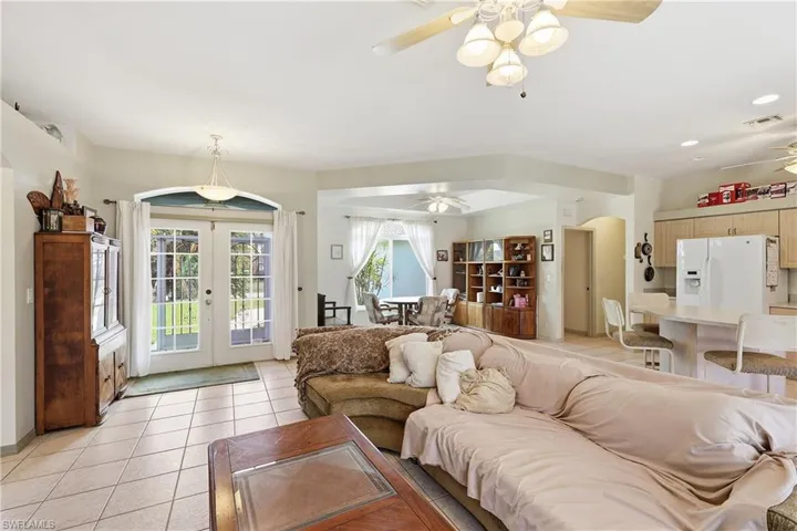 218 Se 2nd Ave, Cape Coral, Florida 33990