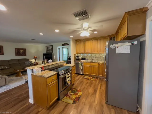 4556  Tennyson  DR, North Fort Myers, FL 33903