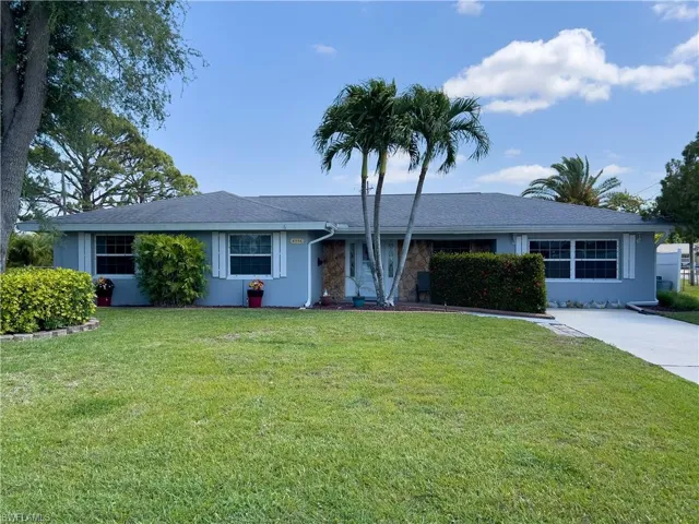 4556  Tennyson  DR, North Fort Myers, FL 33903