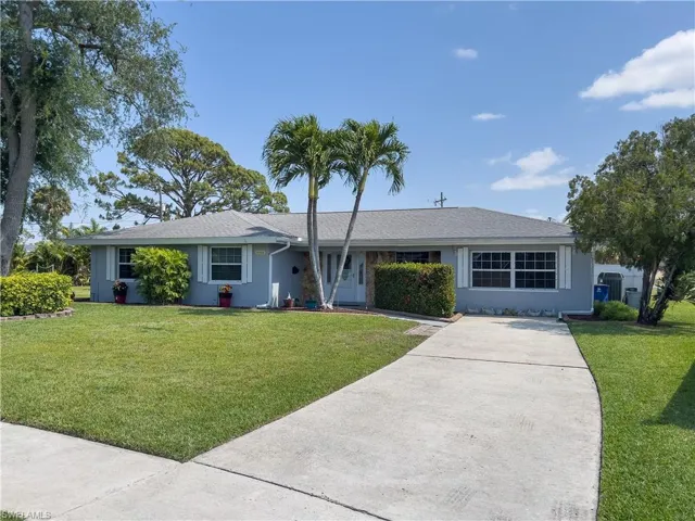 4556  Tennyson  DR, North Fort Myers, FL 33903