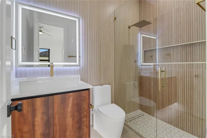 On suite bath room