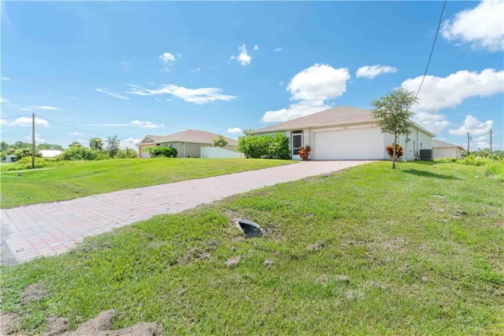 8052  Sunrise  CIR, Labelle, FL 33935