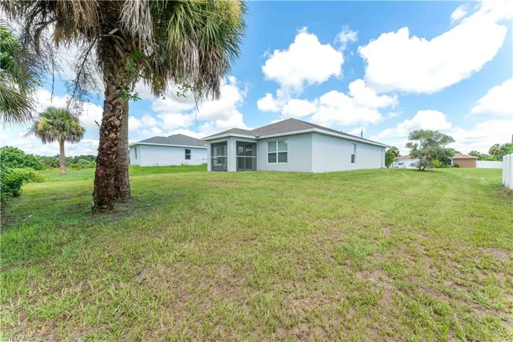 8052  Sunrise  CIR, Labelle, FL 33935