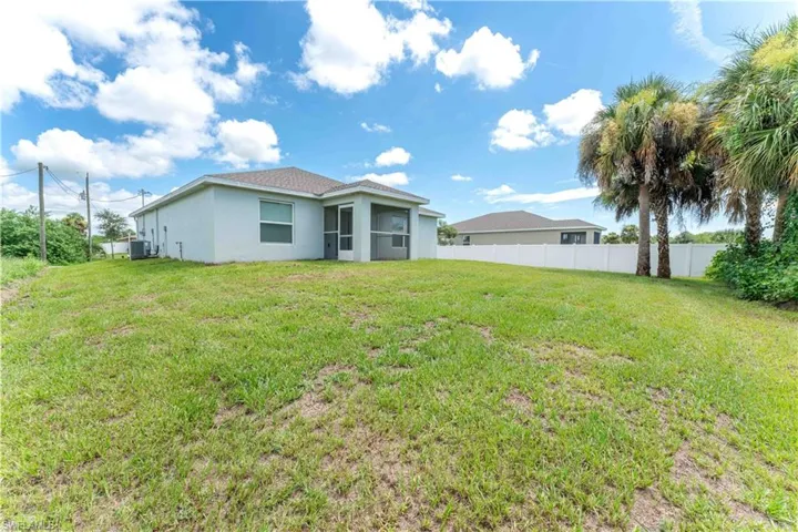 8052  Sunrise  CIR, Labelle, FL 33935