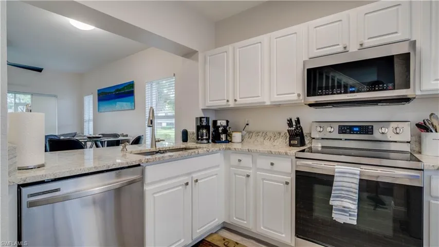 10053 Poppy Hill Dr, Fort Myers, Florida 33966