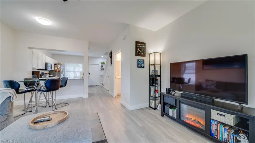 10053 Poppy Hill Dr, Fort Myers, Florida 33966