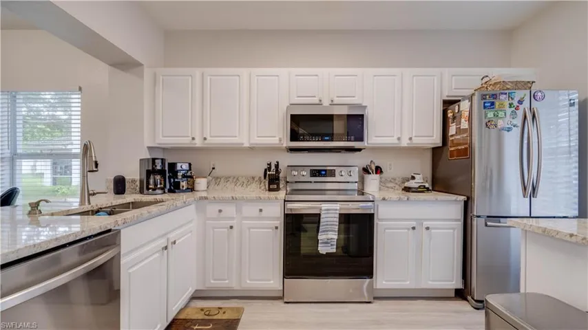 10053 Poppy Hill Dr, Fort Myers, Florida 33966