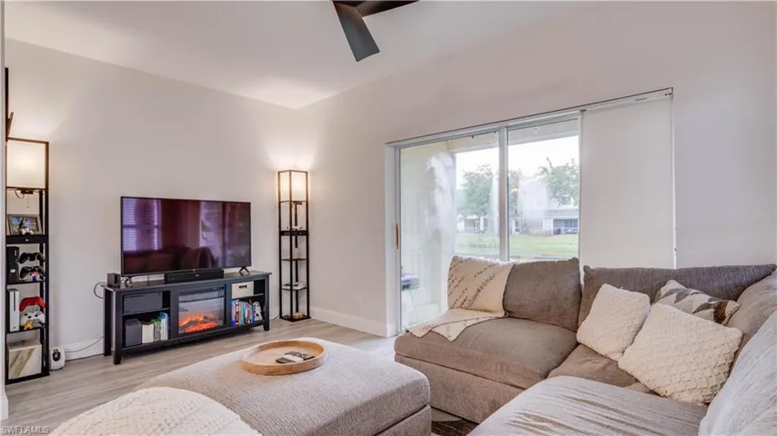 10053 Poppy Hill Dr, Fort Myers, Florida 33966