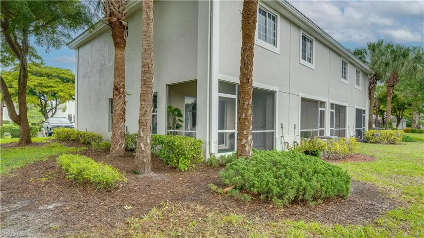 10053 Poppy Hill Dr, Fort Myers, Florida 33966