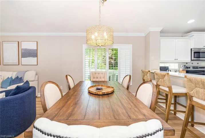 975  Tarpon Cove  DR, Naples, FL 34110