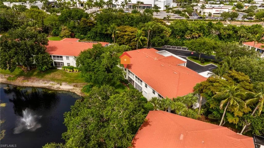 975  Tarpon Cove  DR, Naples, FL 34110