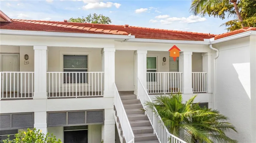 975  Tarpon Cove  DR, Naples, FL 34110