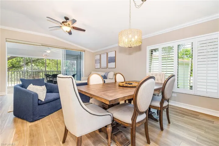 975  Tarpon Cove  DR, Naples, FL 34110