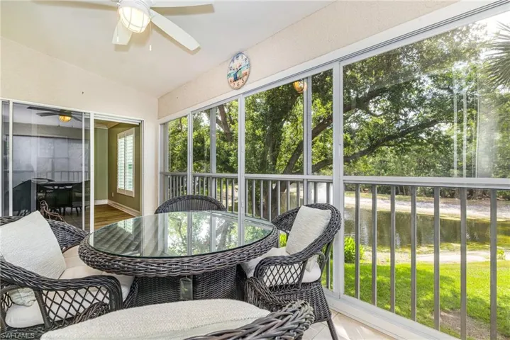 975  Tarpon Cove  DR, Naples, FL 34110