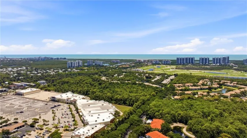 975  Tarpon Cove  DR, Naples, FL 34110