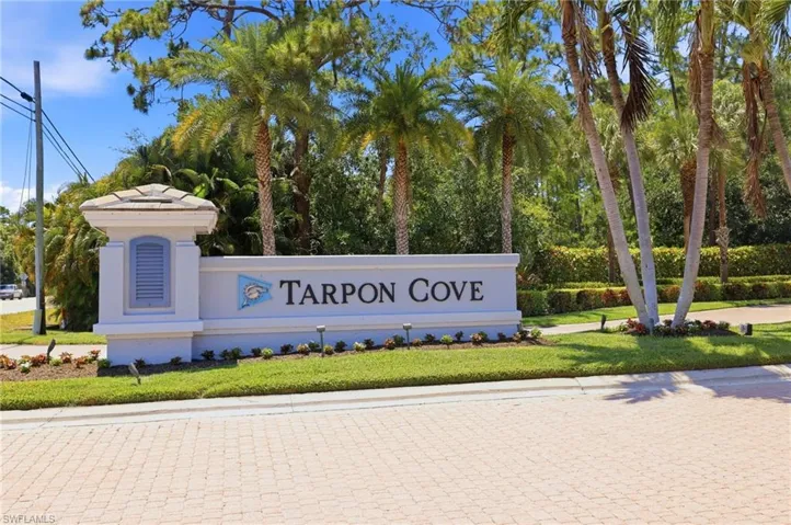 975  Tarpon Cove  DR, Naples, FL 34110