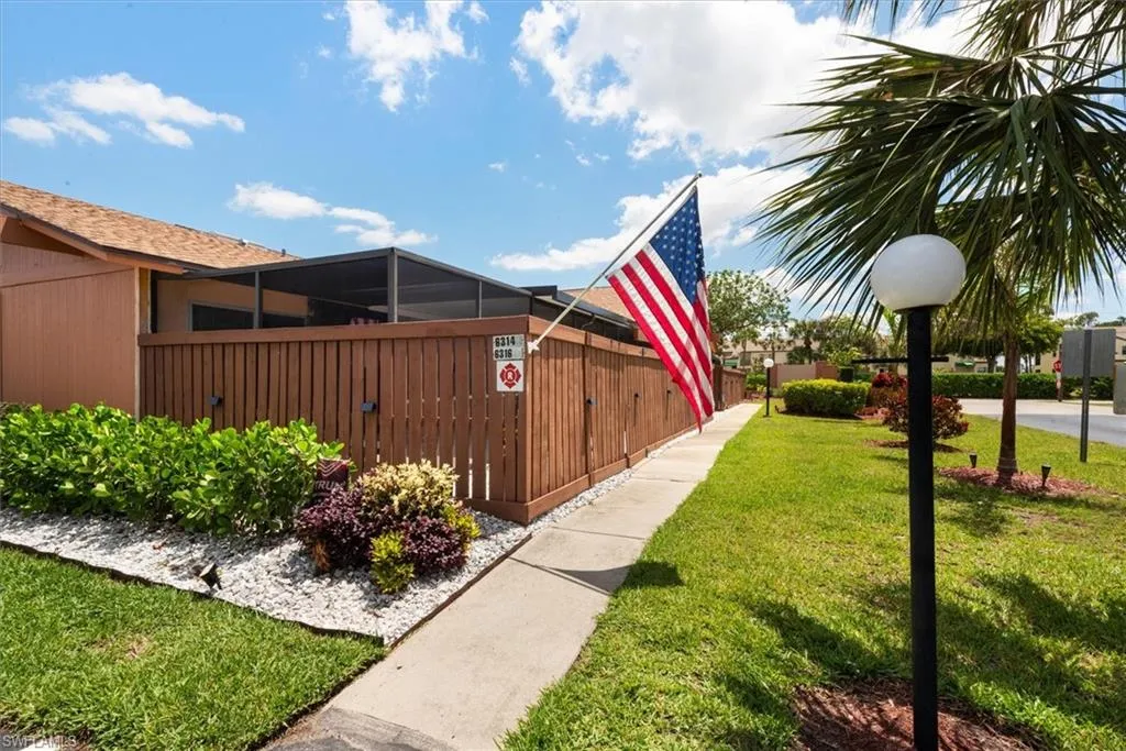 6316 Royal Woods Dr, Fort Myers, Florida 33908, 2 Bedrooms Bedrooms, ,2 BathroomsBathrooms,Residential,For Sale,Royal Woods,225047734