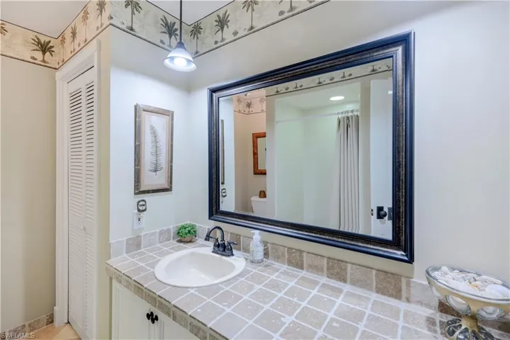 1st Floor Guest Bath