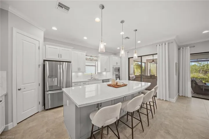 8879 Vaccaro Ct, Naples, Florida 34119