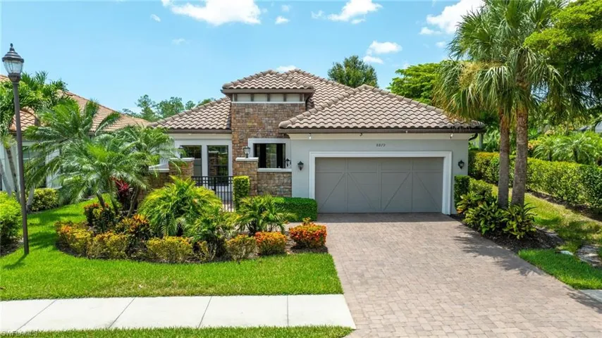 8879 Vaccaro Ct, Naples, Florida 34119