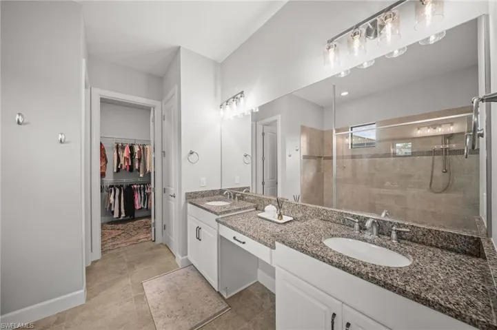 8879 Vaccaro Ct, Naples, Florida 34119