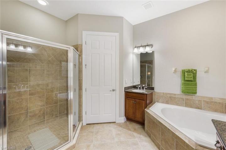 9520  Ironstone  TER, Naples, FL 34120