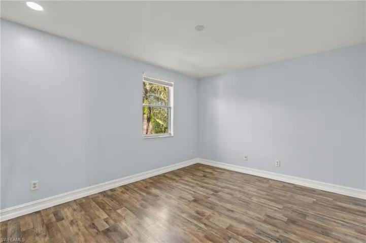 8390  Sumner  AVE, Fort Myers, FL 33908