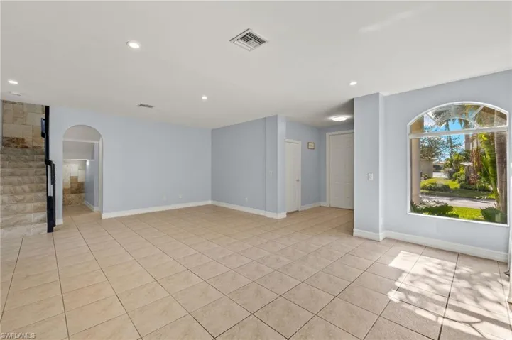 8390  Sumner  AVE, Fort Myers, FL 33908