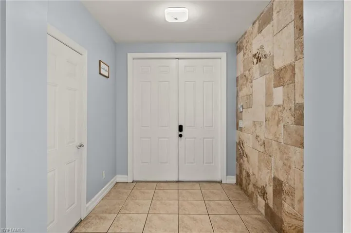 8390  Sumner  AVE, Fort Myers, FL 33908