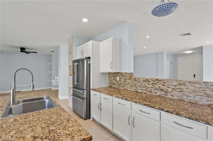 8390  Sumner  AVE, Fort Myers, FL 33908