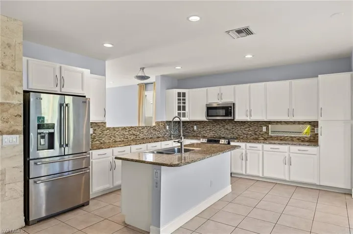 8390  Sumner  AVE, Fort Myers, FL 33908