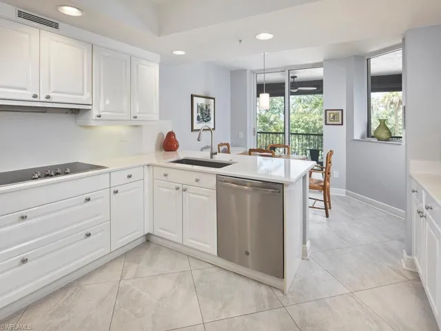Kitchen with eat-in bar counter