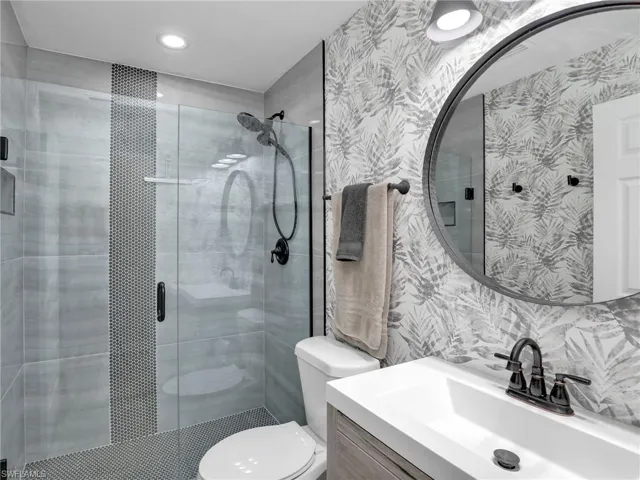 2nd Bathroom