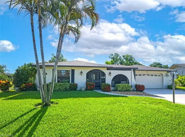120 Fleur De Lis Ln, Naples, Florida 34112